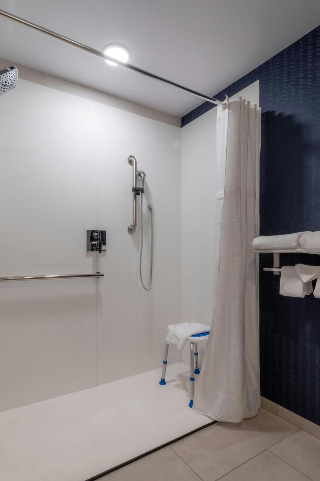 Fairfield By Marriott Inn & Suites Revelstoke Dış mekan fotoğraf