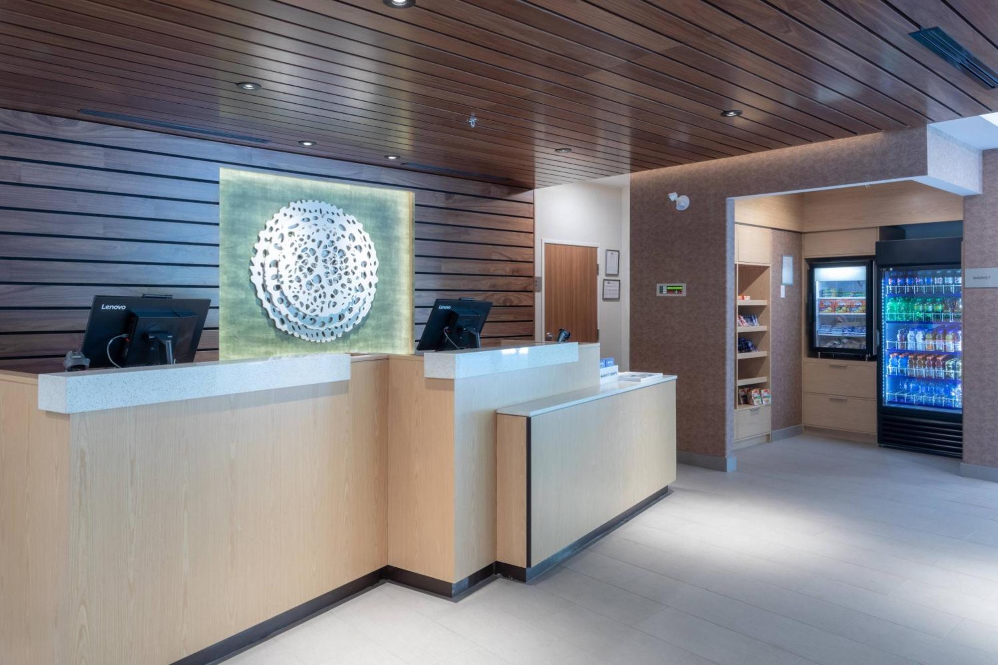 Fairfield By Marriott Inn & Suites Revelstoke Dış mekan fotoğraf